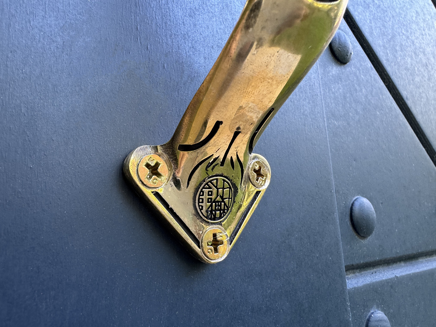 Латунные дверные ручки 